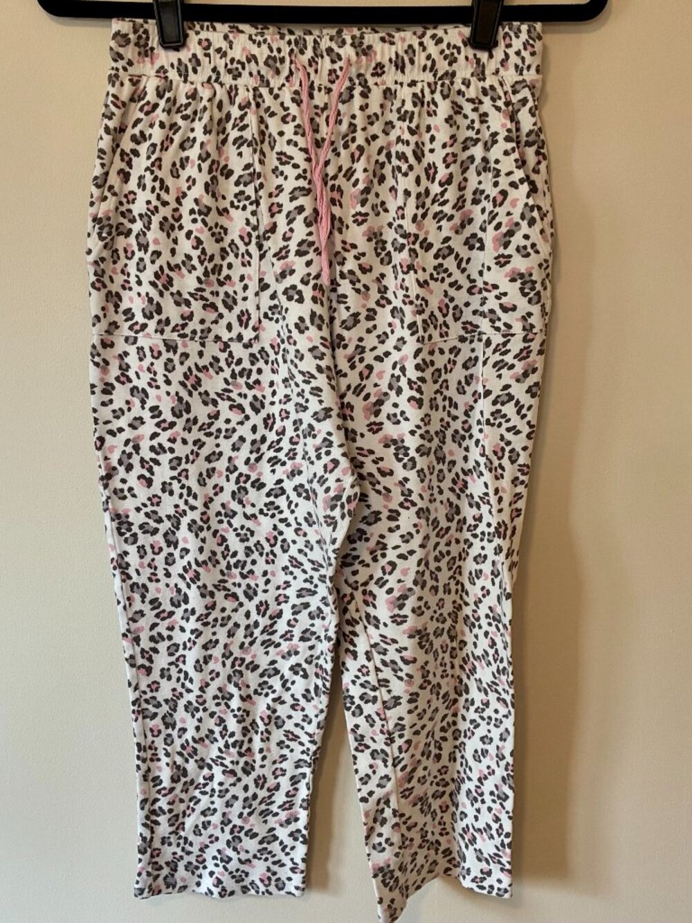 Karen Neuburger Sz Small | White and Pink Leopard Print Pajama Top + Pants Set - Picture 5 of 15